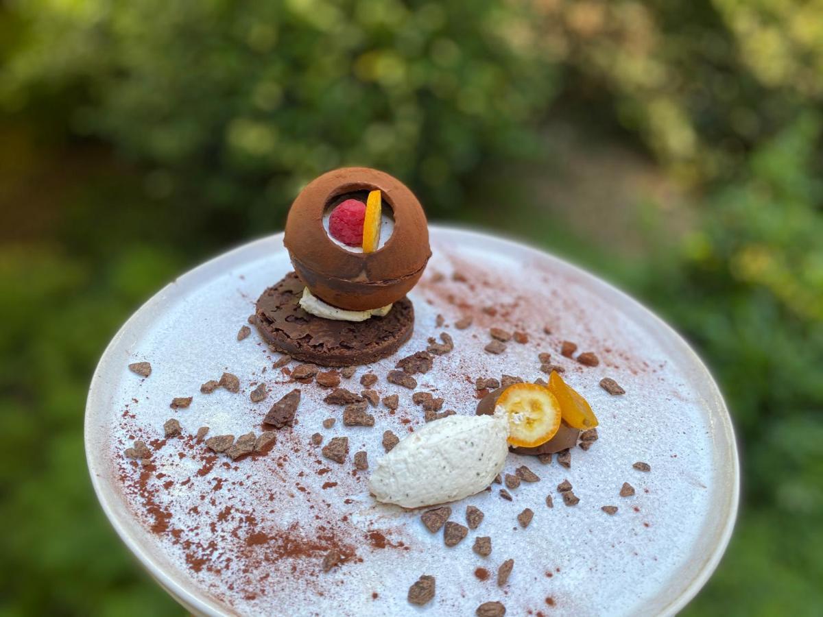 Latitude Ouest Hotel Restaurant & Spa Locronan Exterior foto