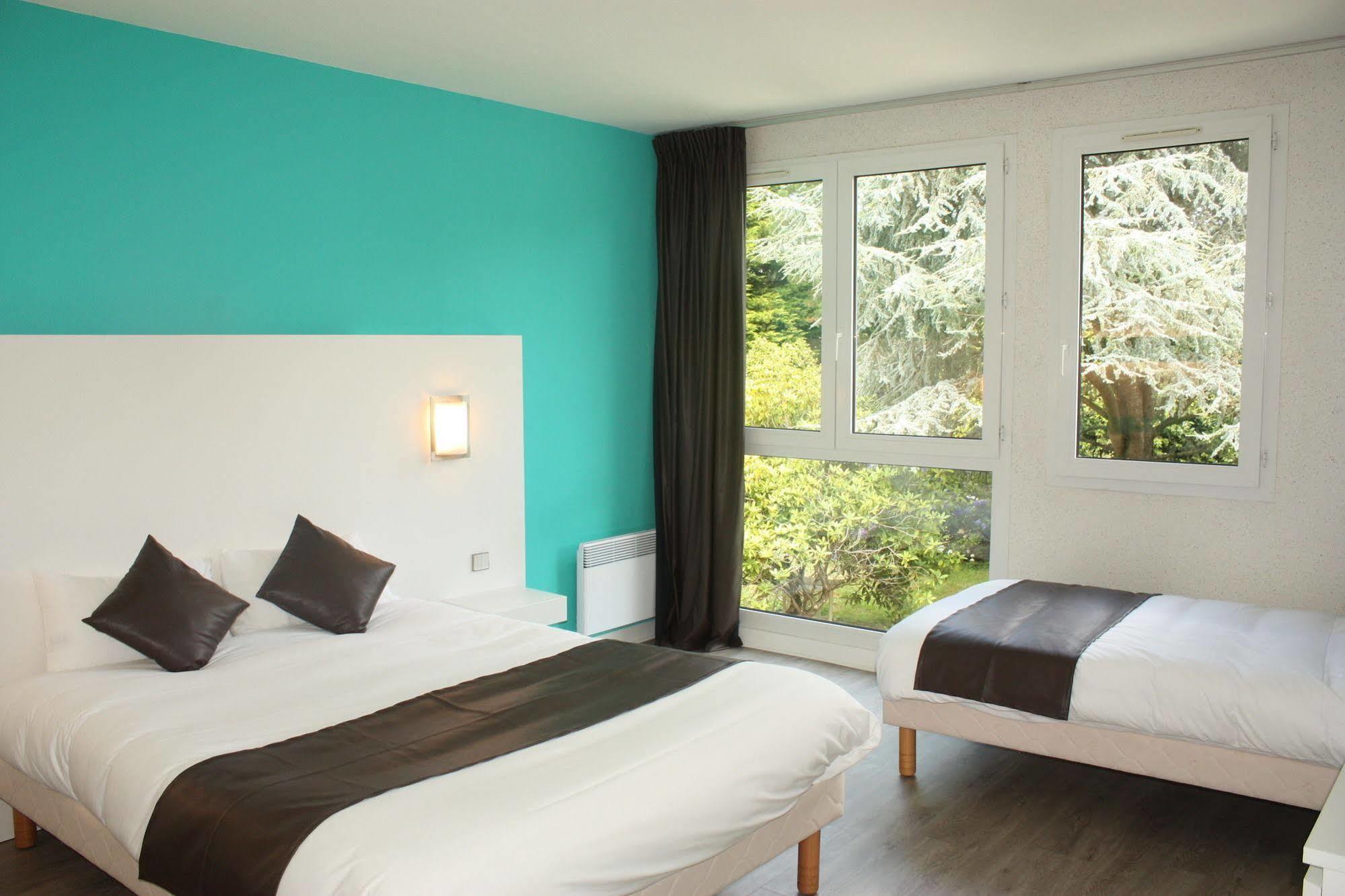 Latitude Ouest Hotel Restaurant & Spa Locronan Exterior foto